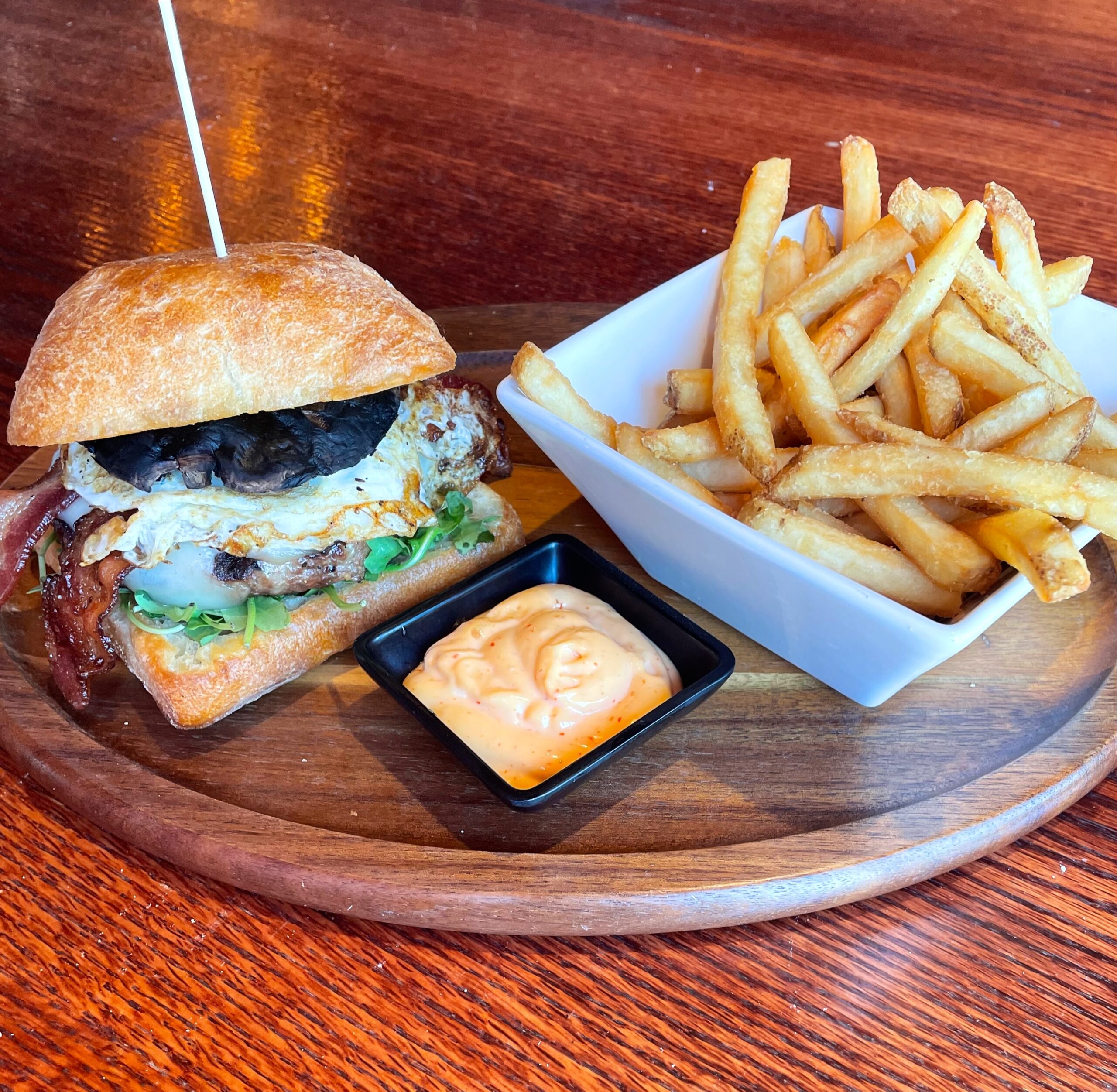 BELLA BURGER